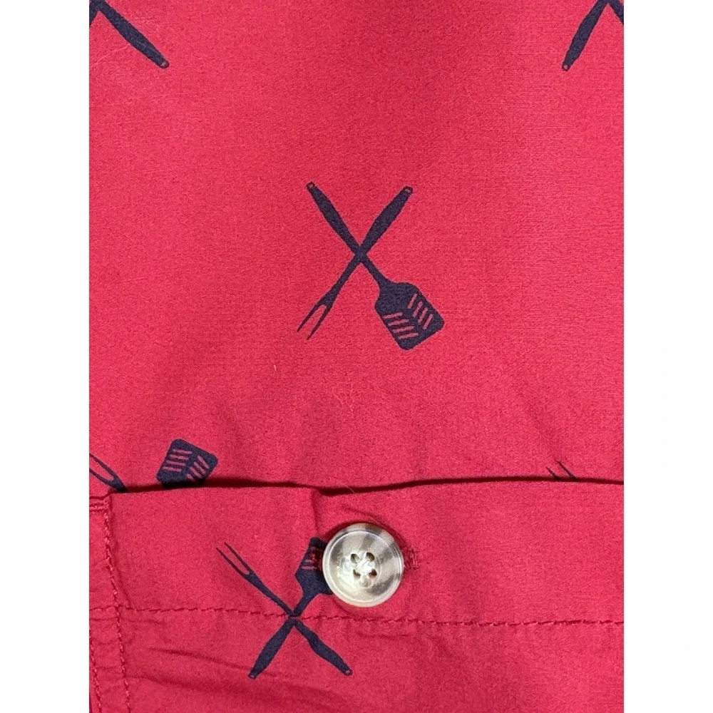 Duluth Trading  Mens‎ Red Grilling Print Short Sleeve Button Up Shirt L Tall